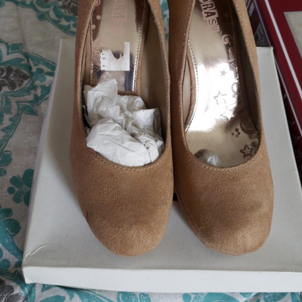 Shoes - Picture 2 of 2